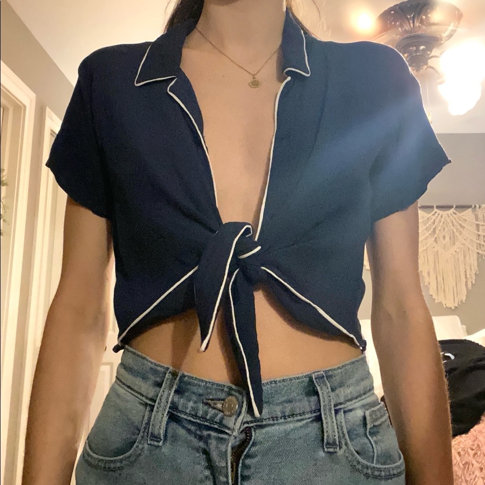 Aritzia crop tie top